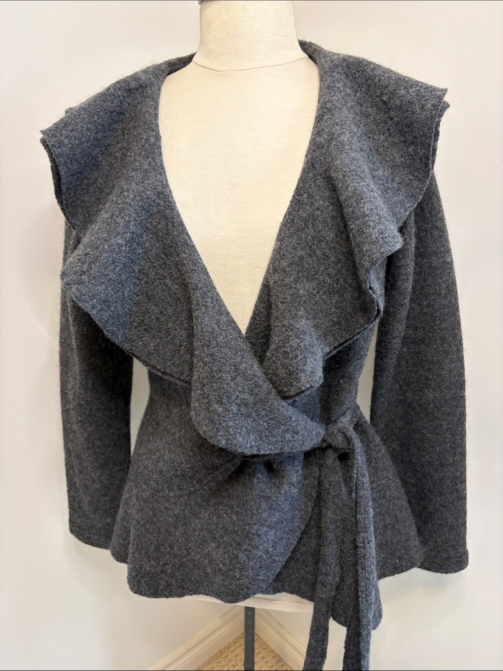 RENUAR COLLECTION 100% Boiled Wool Cascade Ruffle Wrap Jacket Gray SIZE MEDIUM